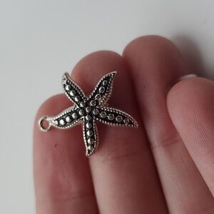 Silver starfish‎ intricate detailing necklace pendant